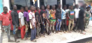 lutte-contre-le-travail-des-enfants-la-police-intercepte-22-mineurs-en-partance-pour-daoukro